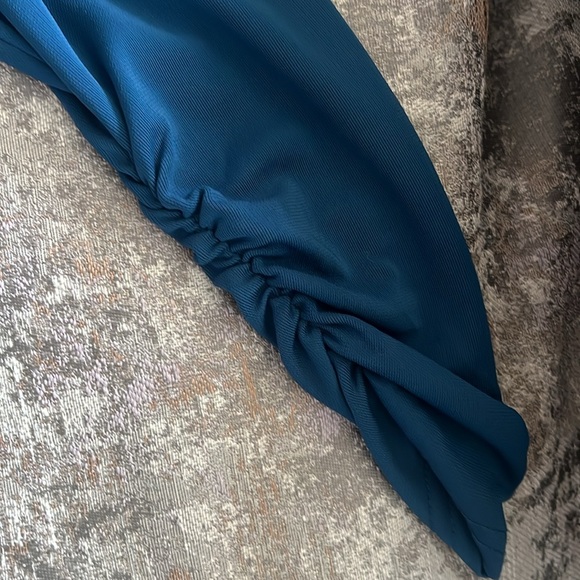 Cinq a Sept brand new dress. Long ruched sleeve. Beautiful Laguna color - Picture 7 of 7